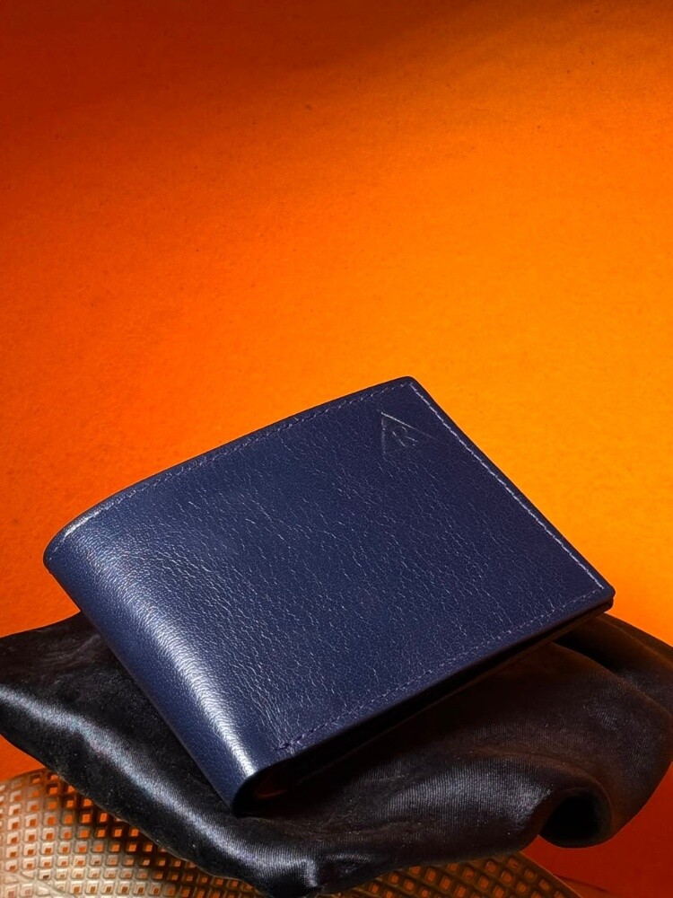 Leather bags and wallets - 5
