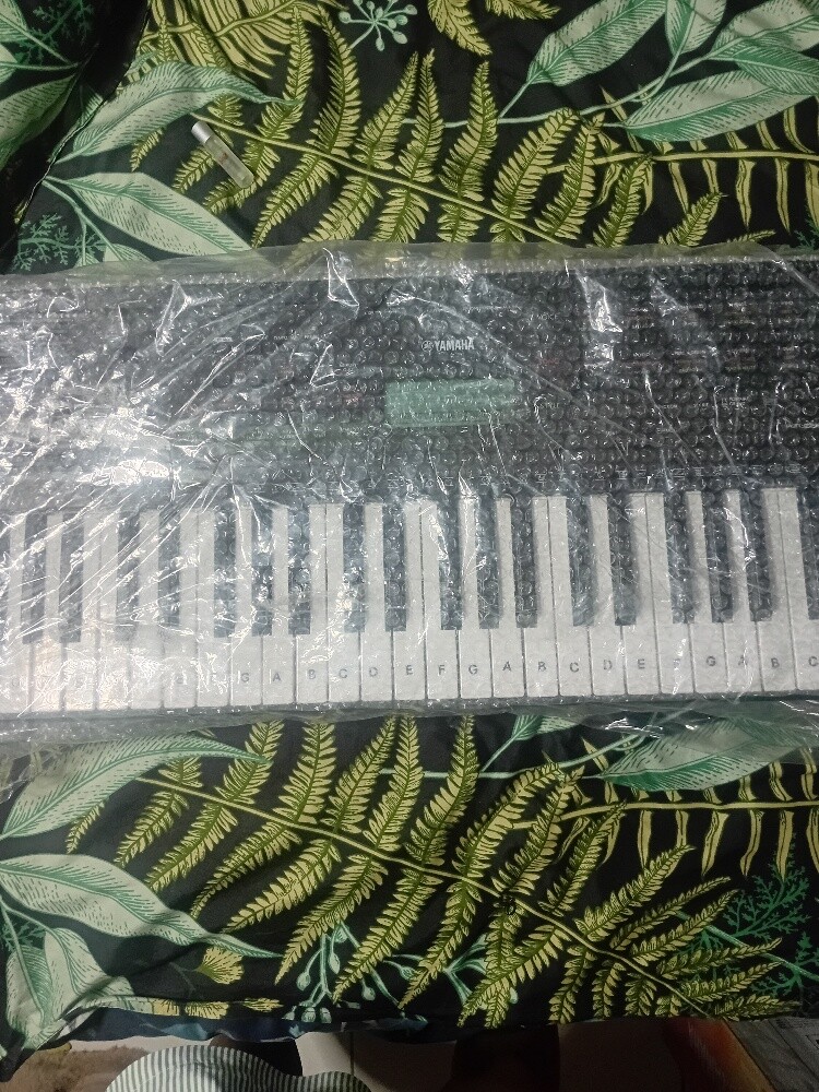 Yamaha PSR-E283 Electronic Keyboard - 3