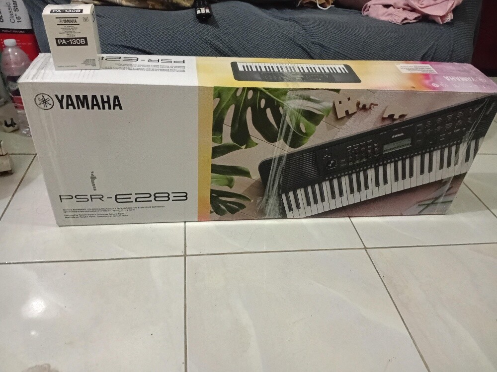 Yamaha PSR-E283 Electronic Keyboard - 1