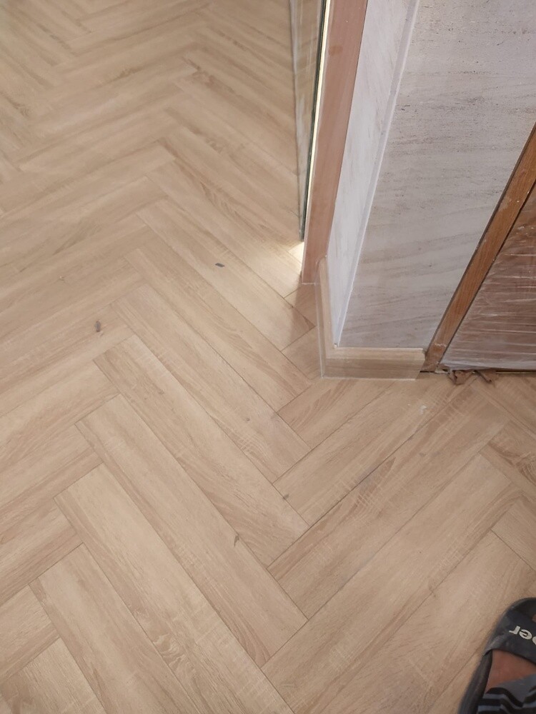 Flooring Herringbone Spc - 11