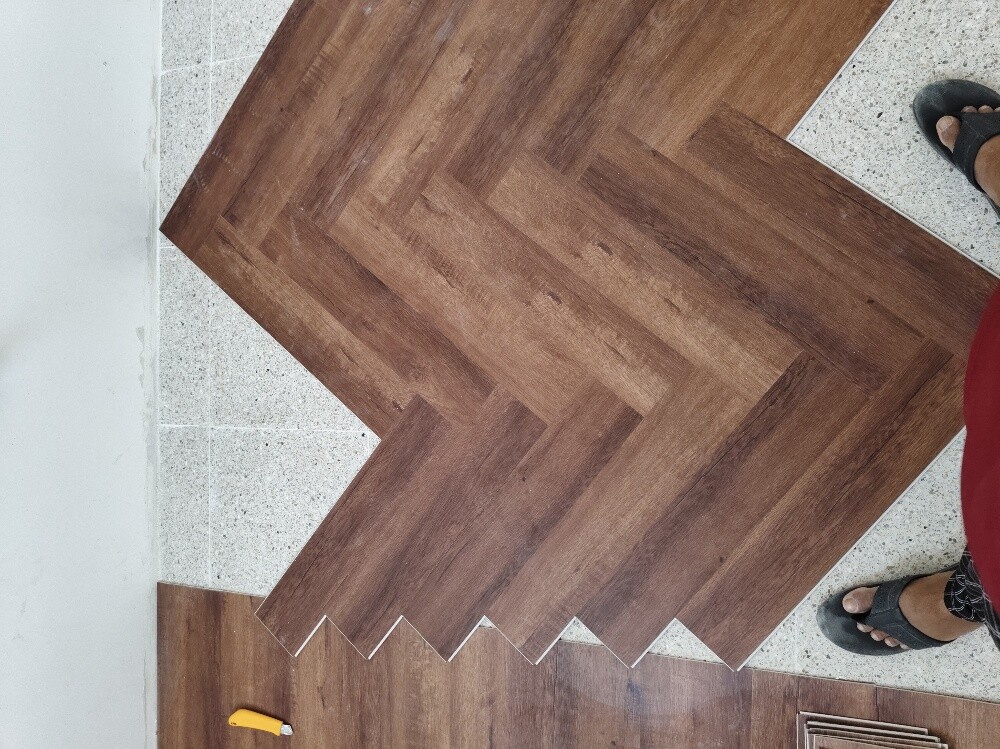 Flooring Herringbone Spc - 4