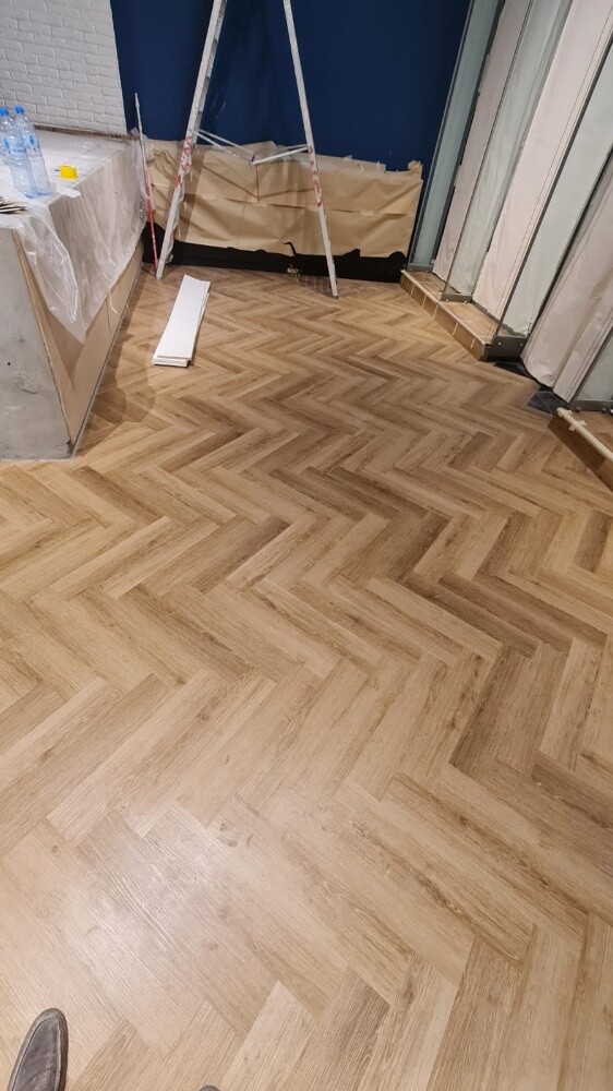 Flooring Herringbone Spc - 12