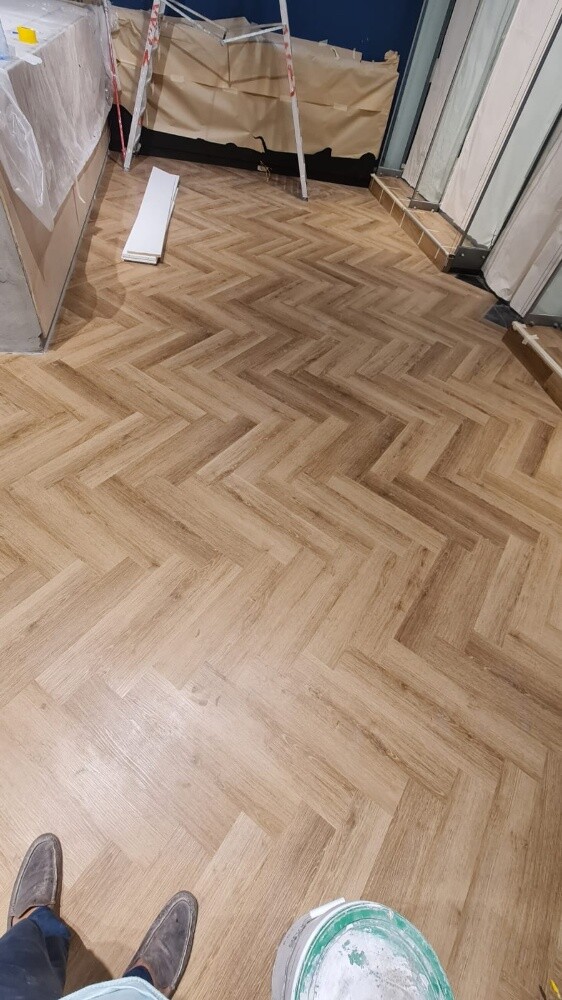 Flooring Herringbone Spc - 8