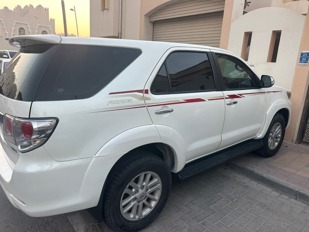 Toyota Fortuner 2012 v6 - 2