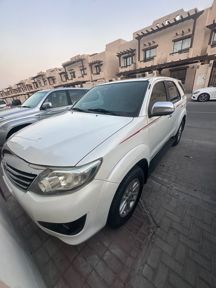 Toyota Fortuner 2012 v6 - 1