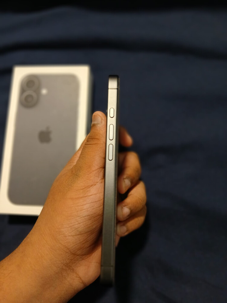iPhone 17 - 256GB | Mint Condition - 2