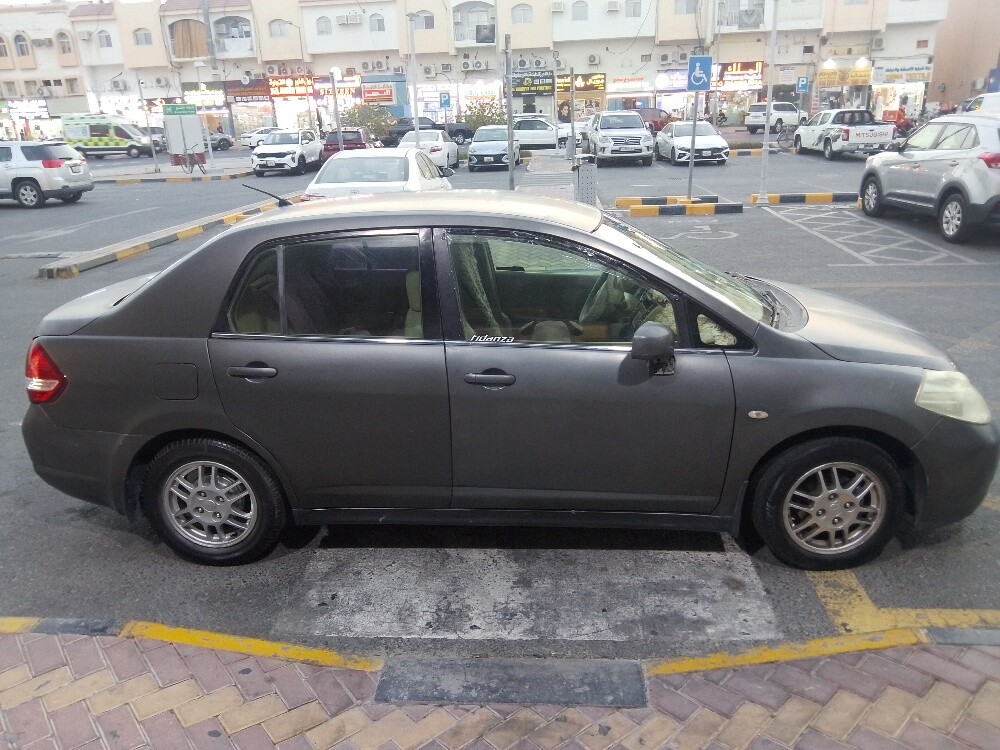 Nissan - 4