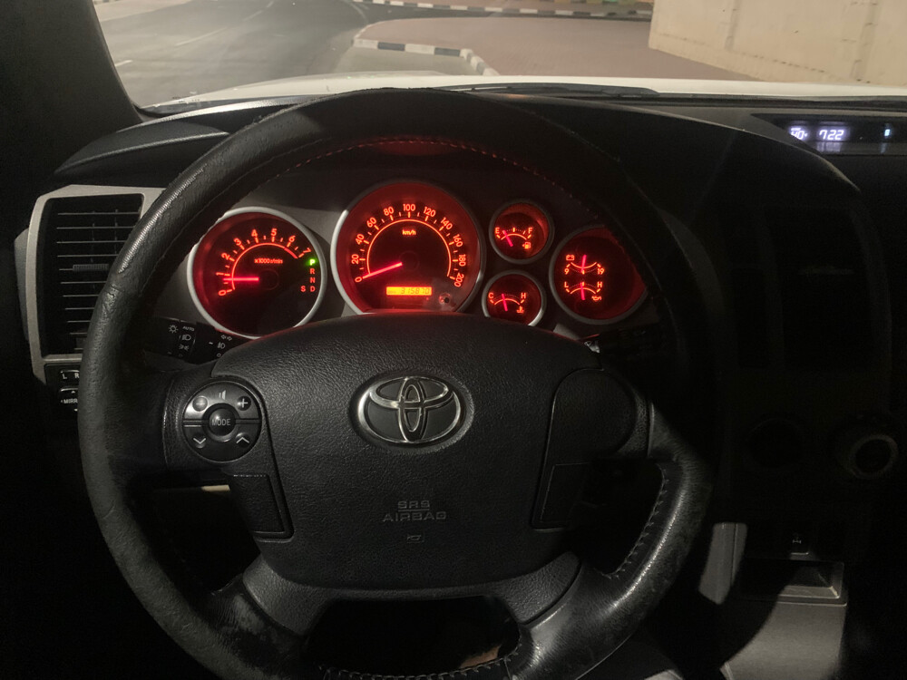 Toyota Sequoia 2013 - 5
