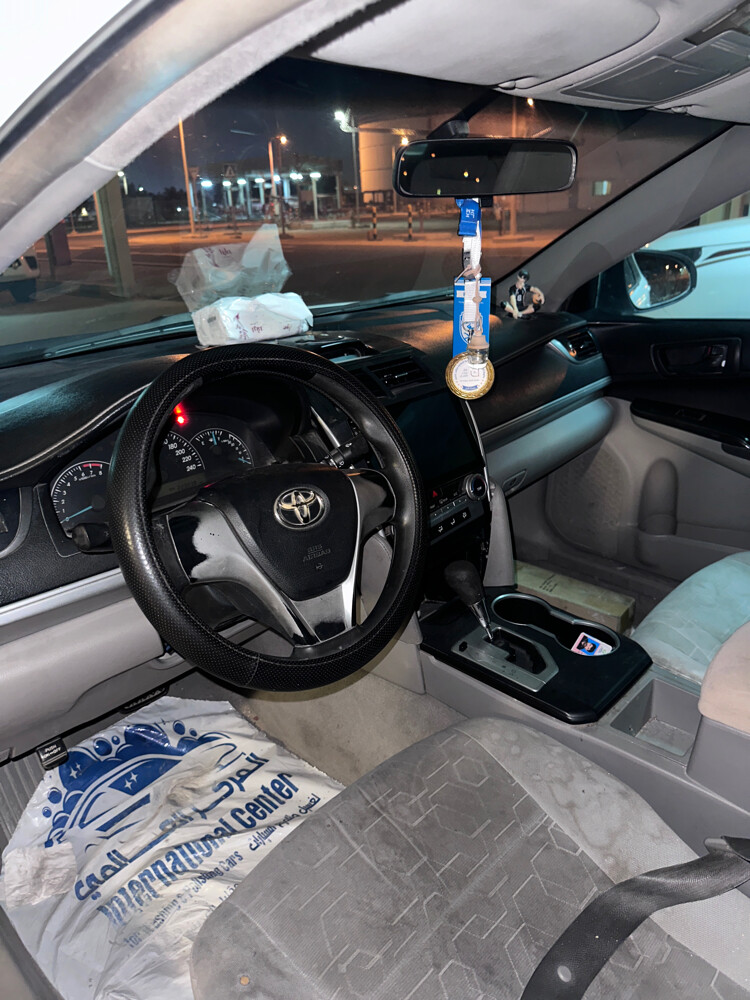Toyota Camry  - 6