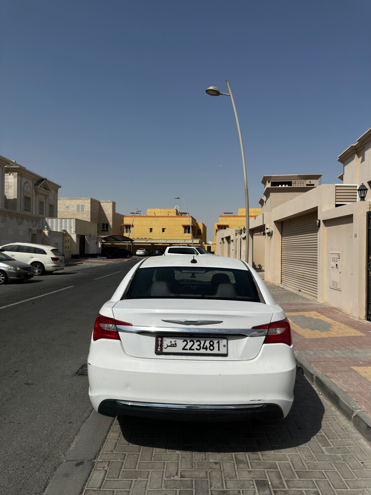 كرايسلر ٢٠٠  - 5