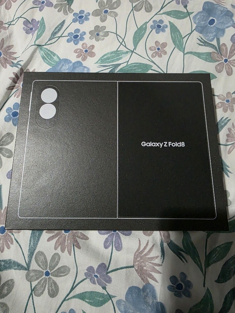 samsung fold 8 - 2