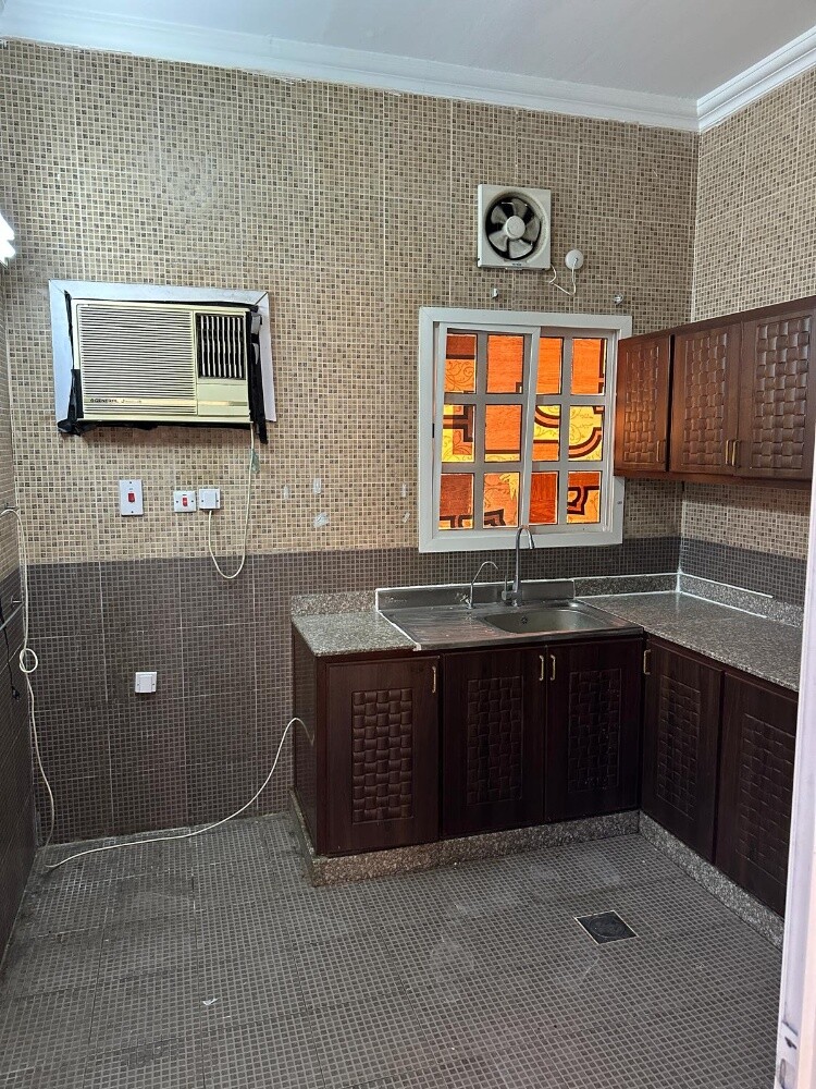 للايجار شقه ام العمد ٢غرفه شامل - 2