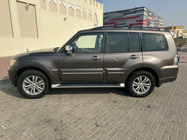 Mitsubishi Pajero 3.8L Gold Edition - 2