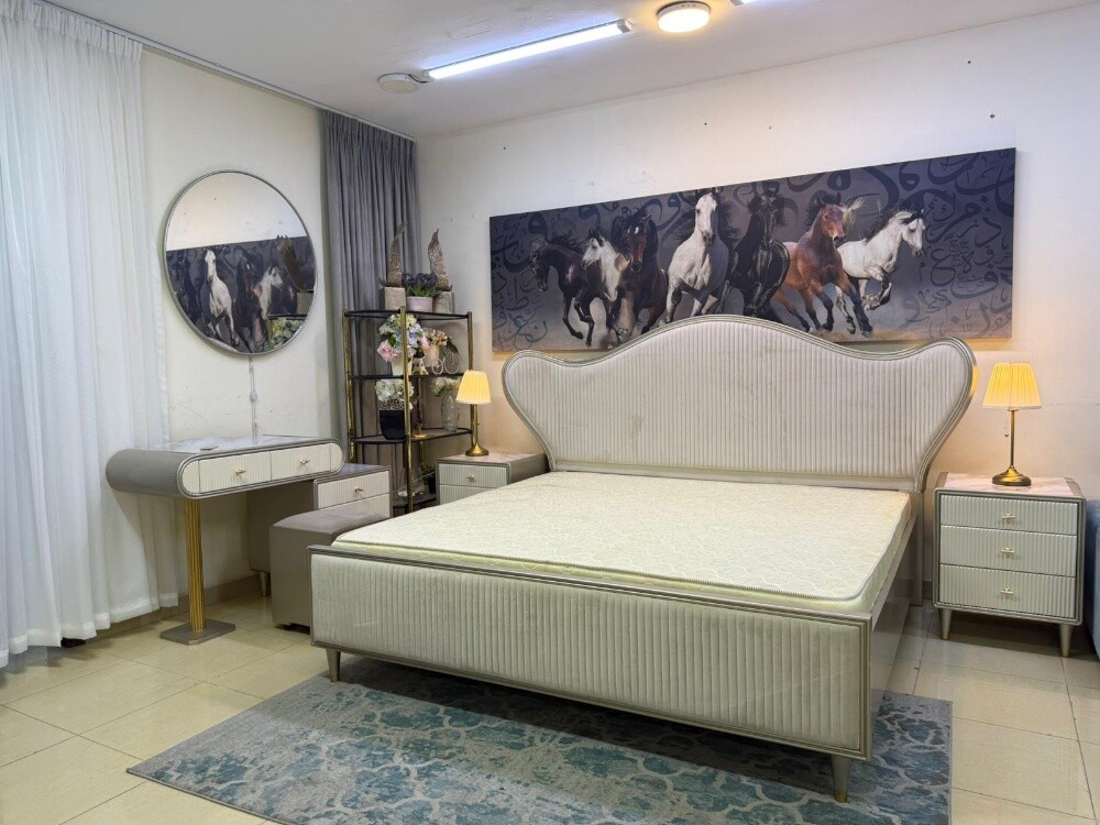 master bed seat For sale - 1