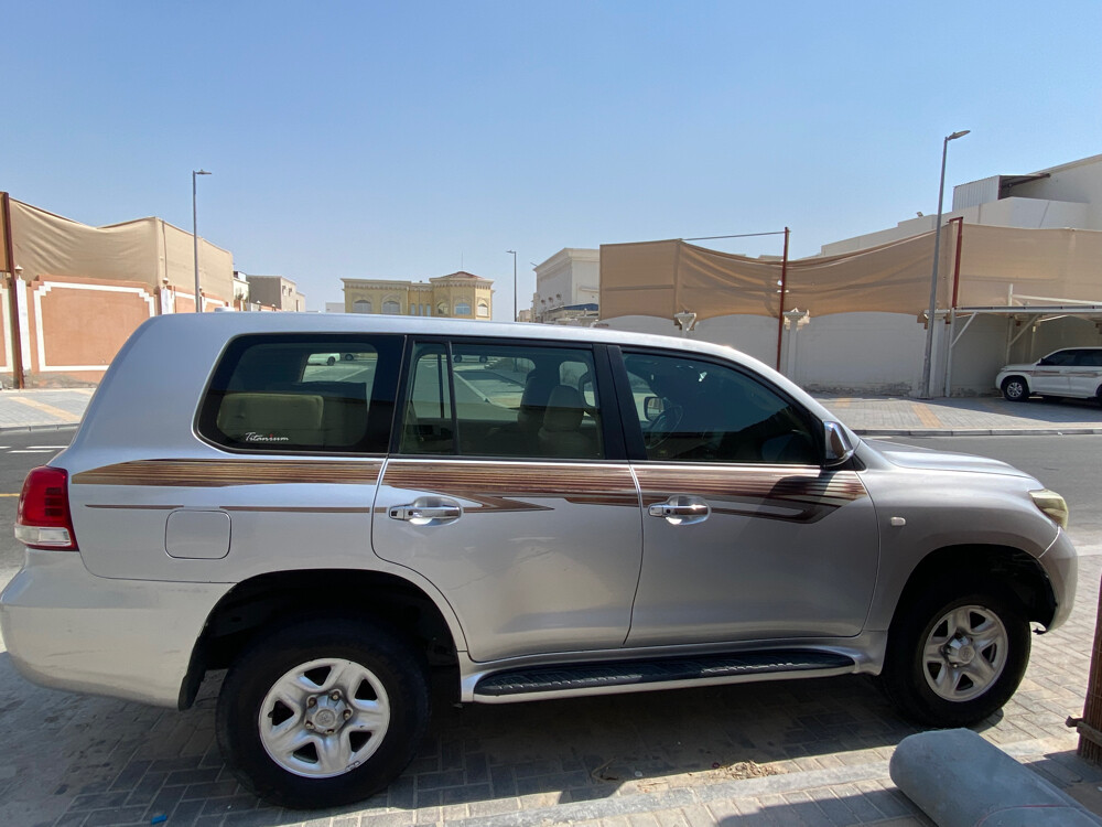 Toyota Land Cruiser VXR v8 - 5