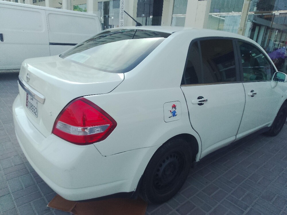 Nissan tida model 2008 - 4