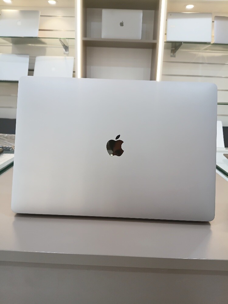 Apple Maccbook pro 16 inch 2019 - 1