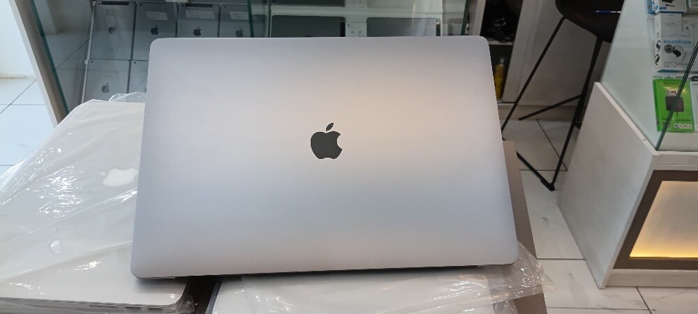 Apple Maccbook pro 16 inch 2019 - 6