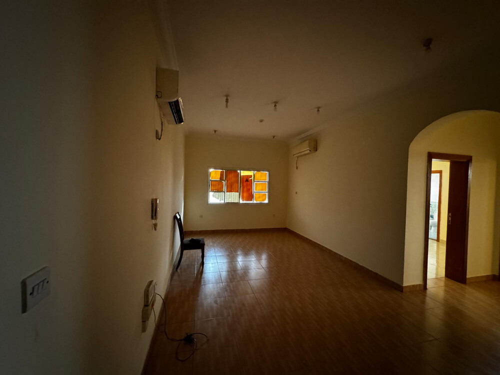 شقه للايجار الوكره عماره سكنيه  - 4