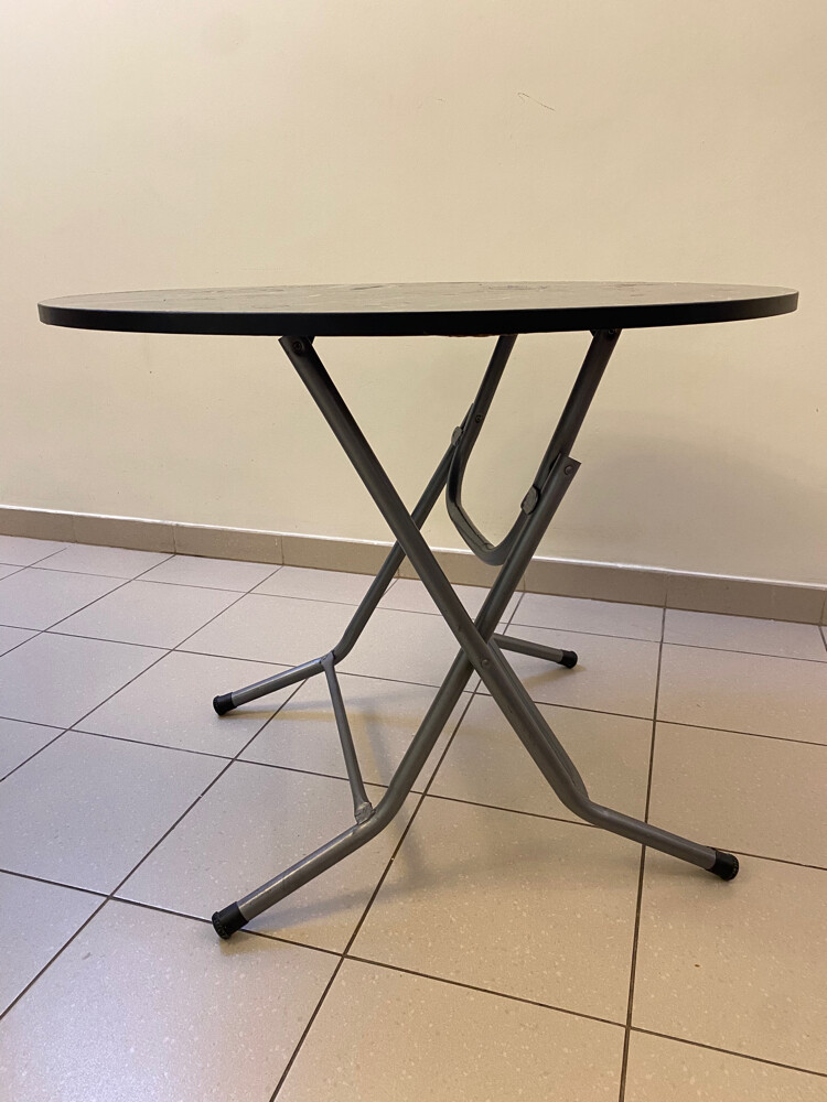 Foldable camping table - 2