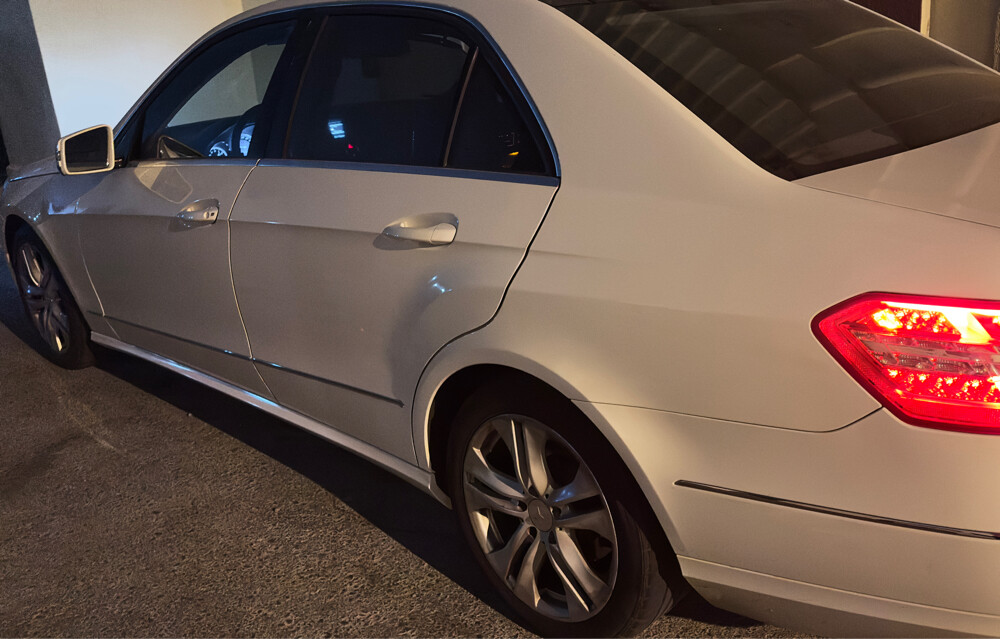 Mercedes Benz E350  - 3