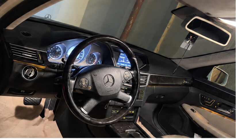 Mercedes Benz E350  - 2