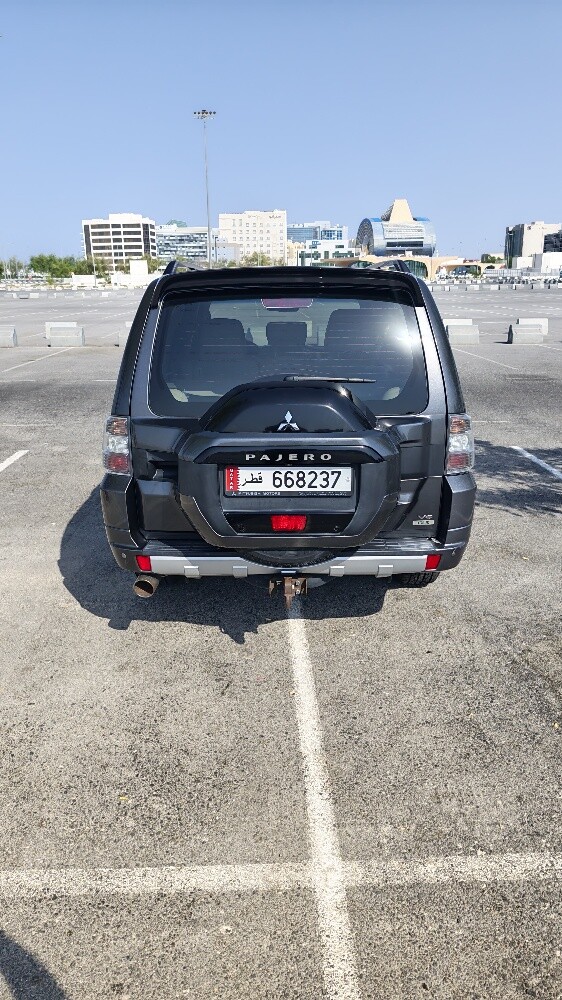 Mitsubishi Pajero (Full Options - 10