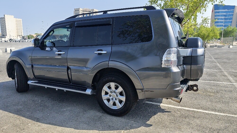 Mitsubishi Pajero (Full Options - 9