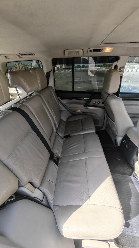 Mitsubishi Pajero (Full Options - 7