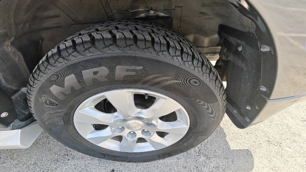 Mitsubishi Pajero (Full Options - 11