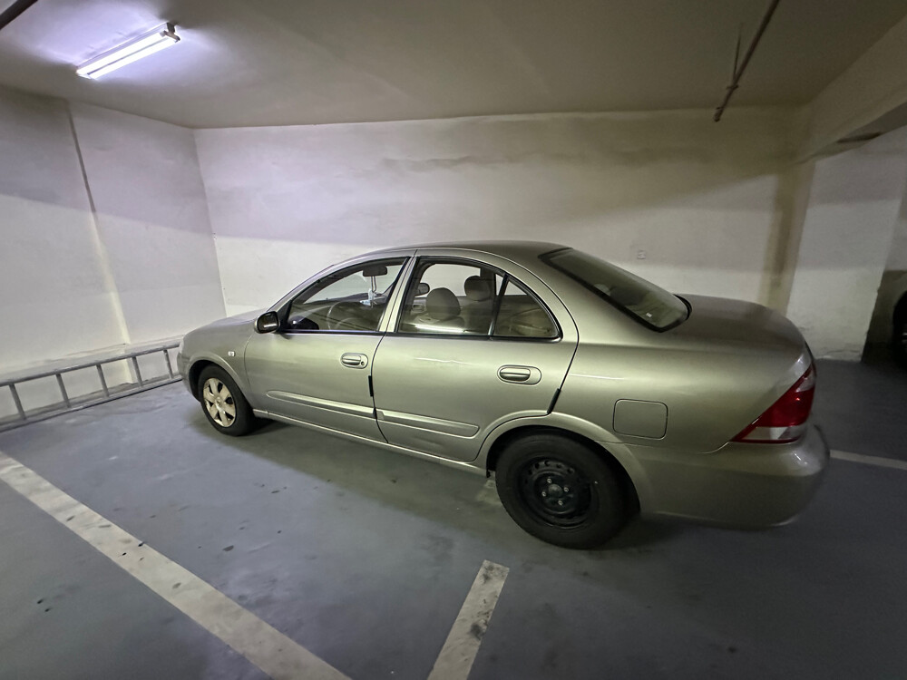  Nissan - 2