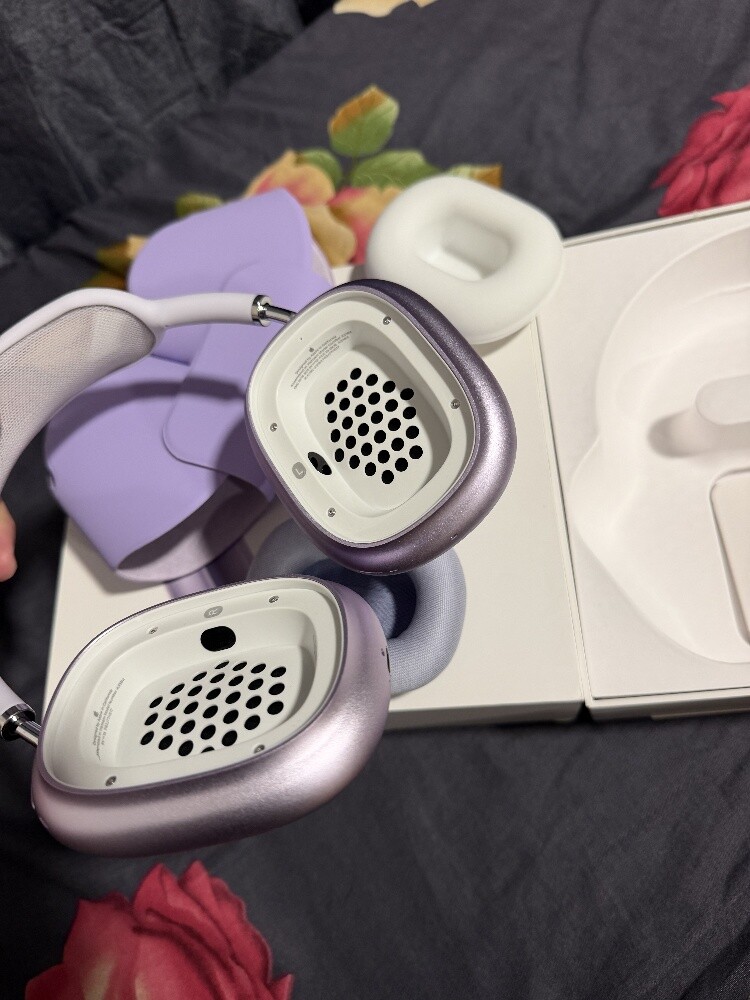 Max AirPods - 4