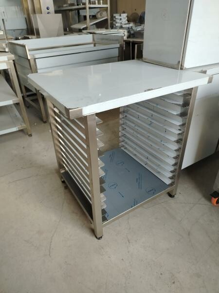 SS UPRIGHT SHELF & TRAY HOLDER - 10