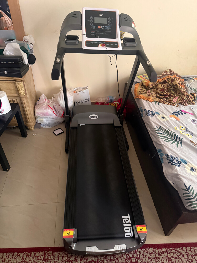 LIKE NEW TELOON TREADMILL  - 6