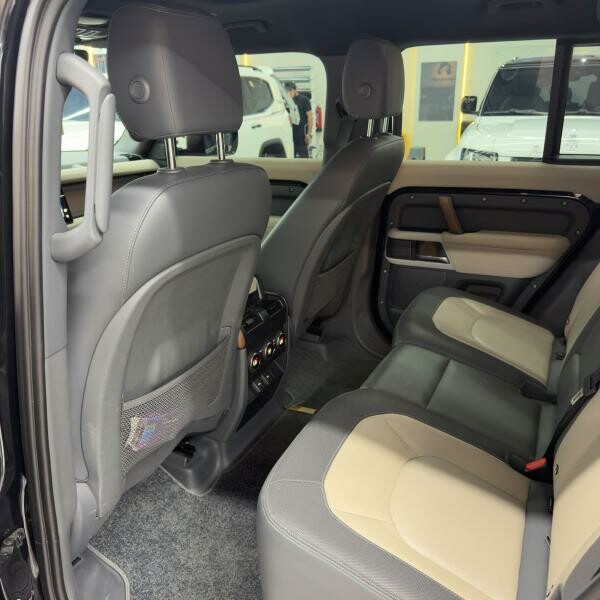 Land Rover Defender 110 SE 2023 - 6