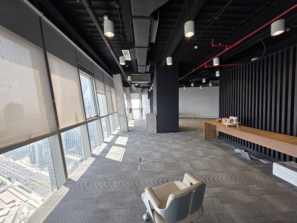 Office in palm tower - 7