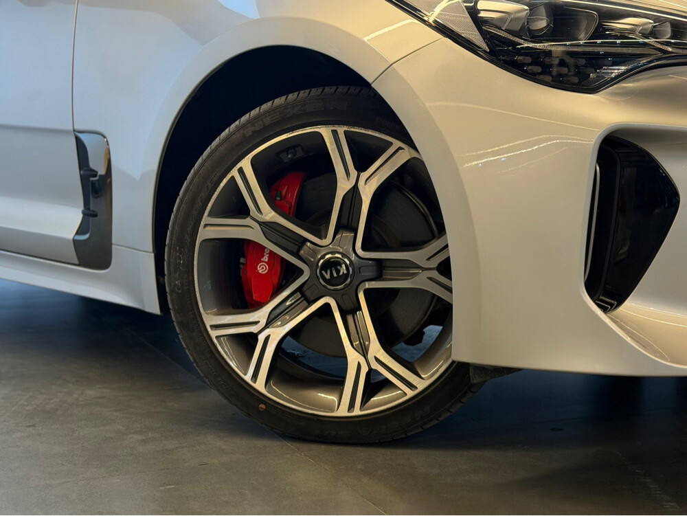 Kia Stinger GT 218 - 17