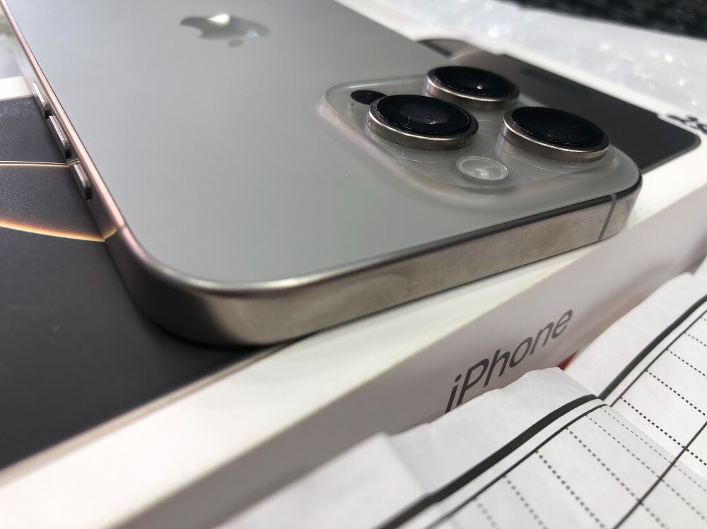 iphone 16 pro max - 3