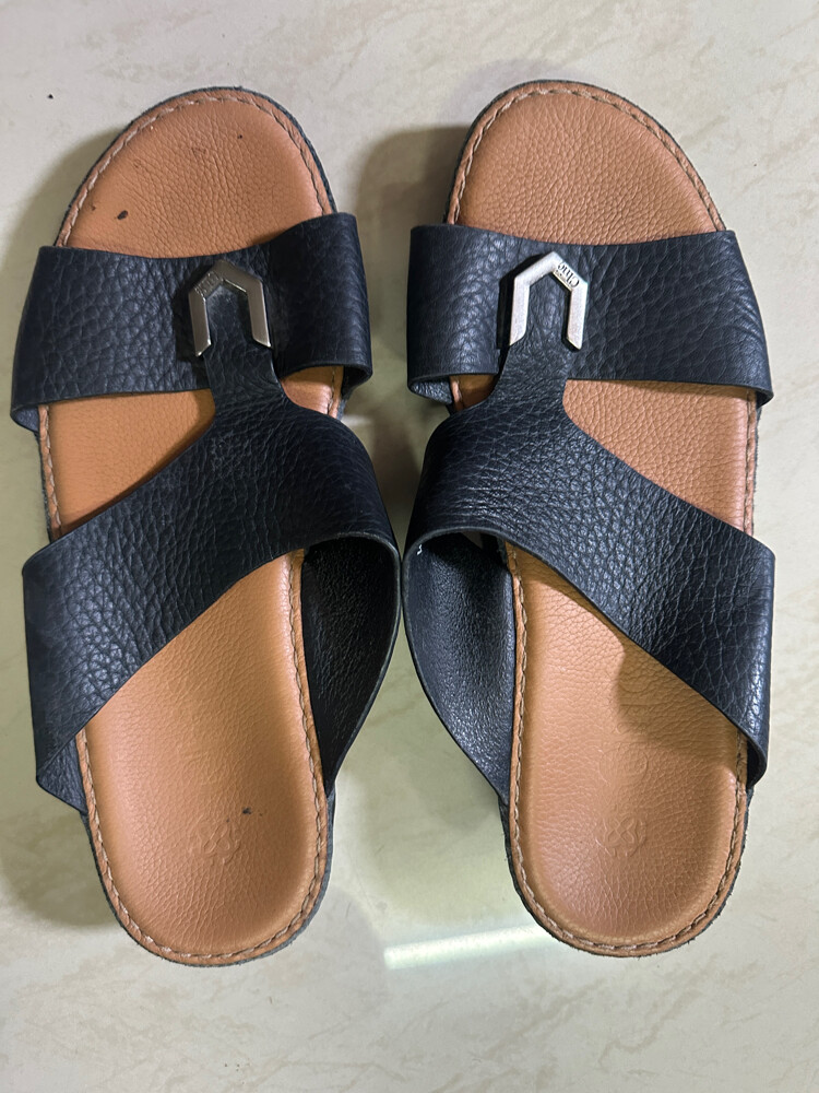 نعال - 1