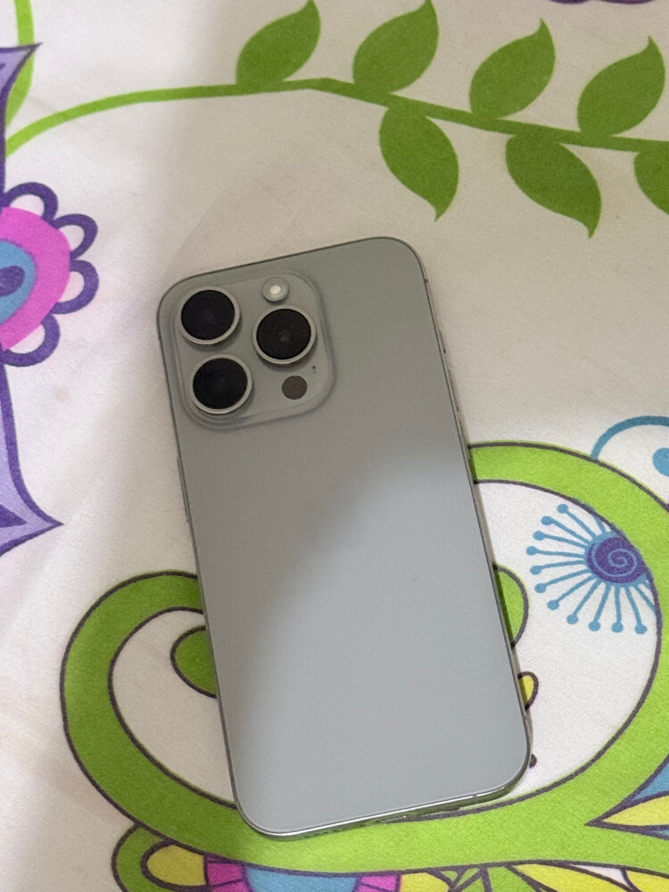 very nice phone nicely used  - 8