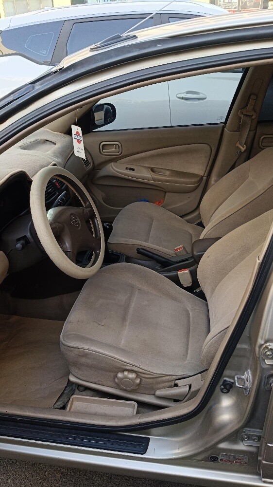 Nissan sunny 2003 - 4