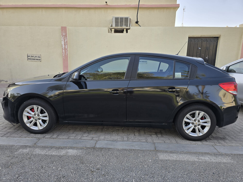Chevrolet cruise LT Hatchback 2013  - 3