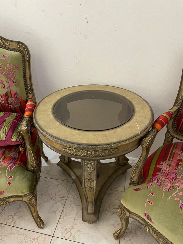 4 chair and 1 table for sale - 7