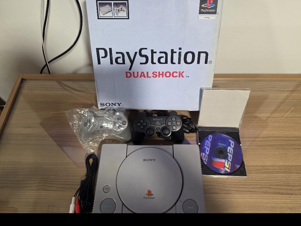 playstation1 with box - 1