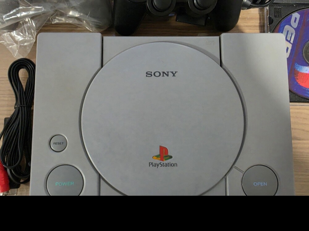 playstation1 with box - 2
