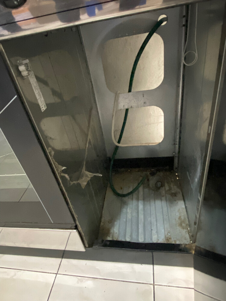 Indesit  - 3