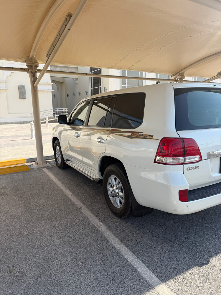 car is very good and clean - 7