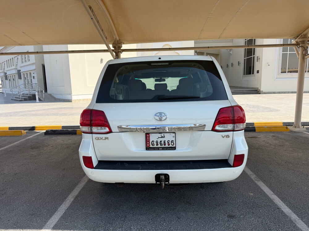 car is very good and clean - 8