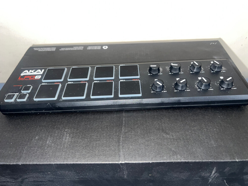 Akai Professional LPD8 — Laptop Pad - 2