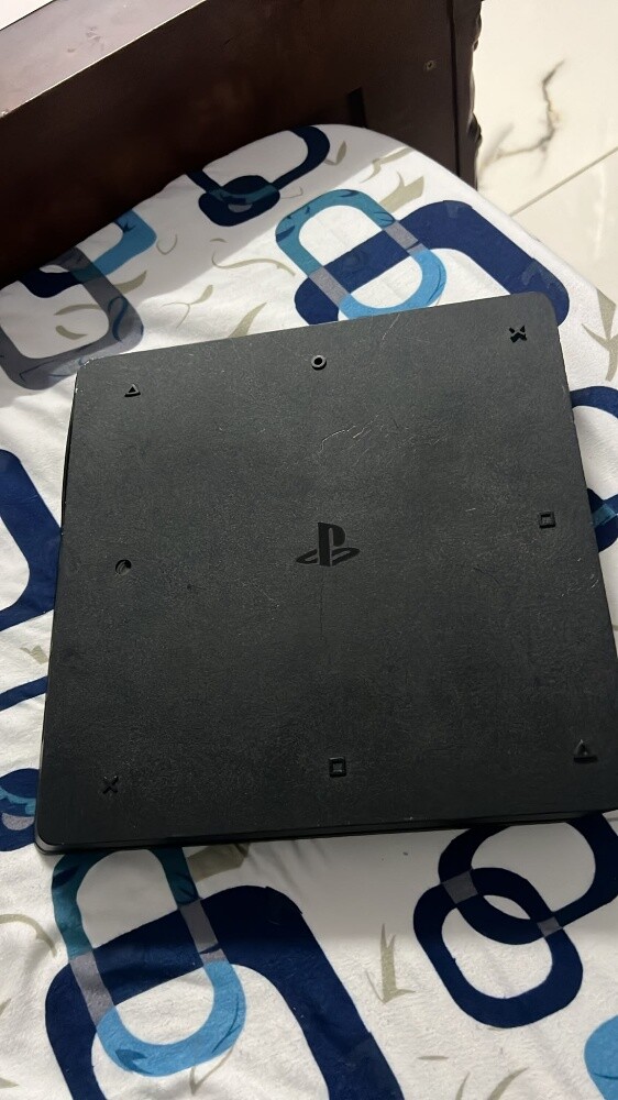 Playstation 4 - 2